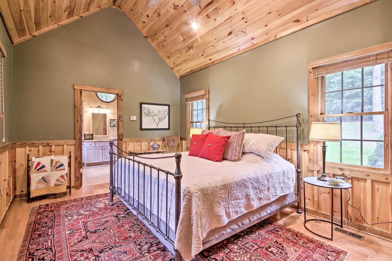 Creekside Berkeley Springs Cabin On 35 Acres! Dış mekan fotoğraf
